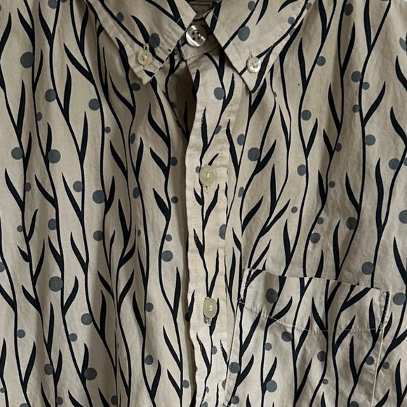 Kennington - Short Sleeve Button-Down Shirt - Large - Picture 4 of 10